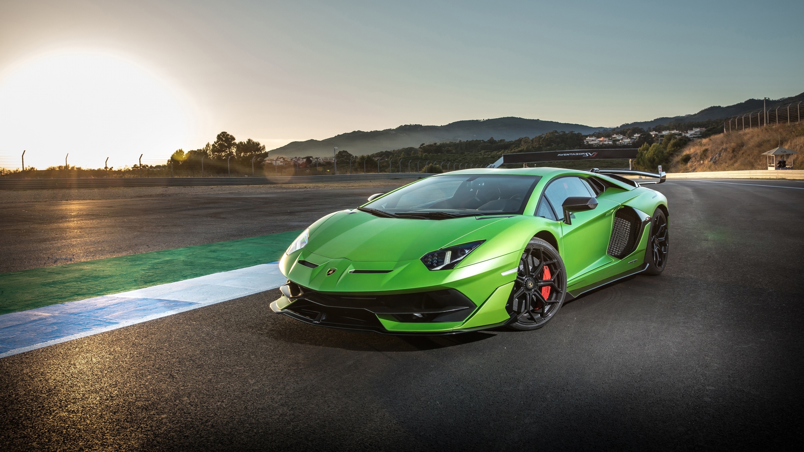 src=http___s1.1zoom.me_big7_742_Lamborghini_2018_Aventador_SVJ_Yellow_green_555350_2560x1440.jpg&refer=http___s1.1zoom.jpg