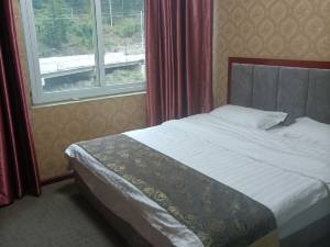 src=http___dimg04.c-ctrip.com_images_0204e120008pxfhdhE41A_R_300_225_R5_Q70_D.jpg&refer=http___dimg04.c-ctrip.jpg