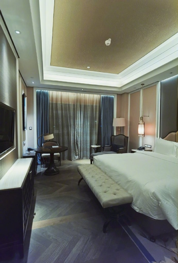 src=http___ww3.sinaimg.cn_mw690_003aAxbxgy1gv04f6k752j60u018g7a102.jpg&refer=http___www.sina.jpg